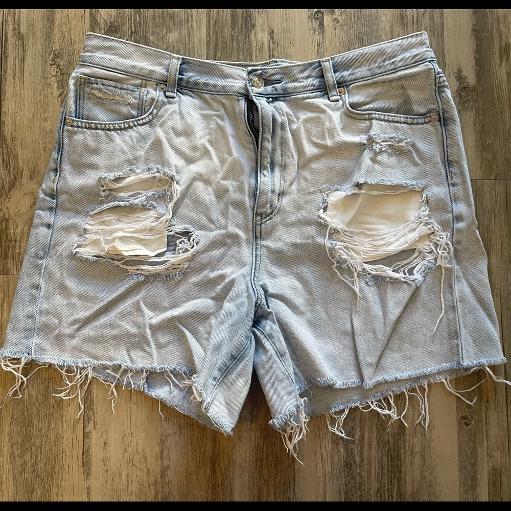 AE Distressed Shorts (14)
